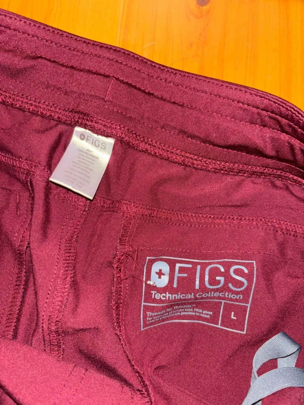 Men’s Figs maroon axim cargo scrub pants